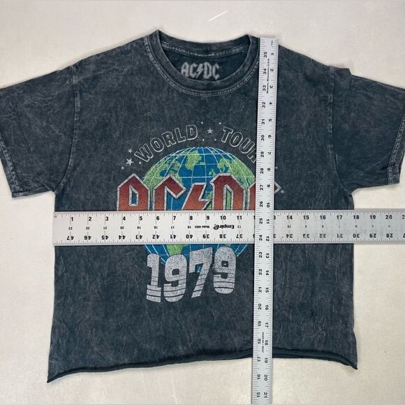 ACDC Crop World Tour 1979 Retro Graphic Women Small Gray Acid Wash Music - Picture 5 of 5
